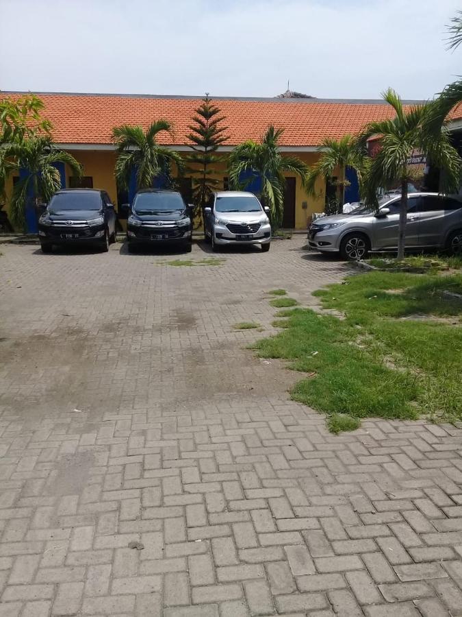Kost Backpacker Hotel Sidoarjo Ngoại thất bức ảnh