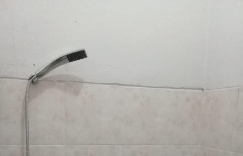 Kost Backpacker Hotel Sidoarjo Ngoại thất bức ảnh