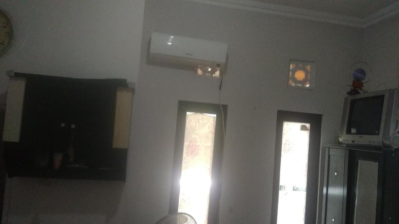Kost Backpacker Hotel Sidoarjo Ngoại thất bức ảnh