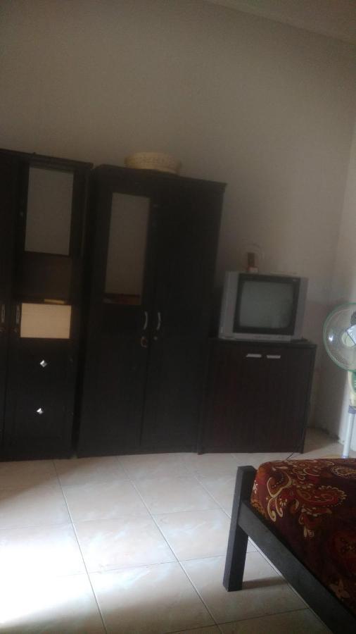 Kost Backpacker Hotel Sidoarjo Ngoại thất bức ảnh