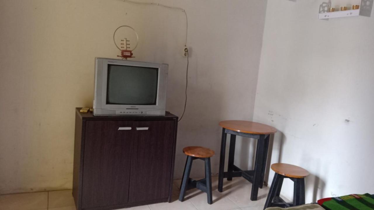Kost Backpacker Hotel Sidoarjo Ngoại thất bức ảnh
