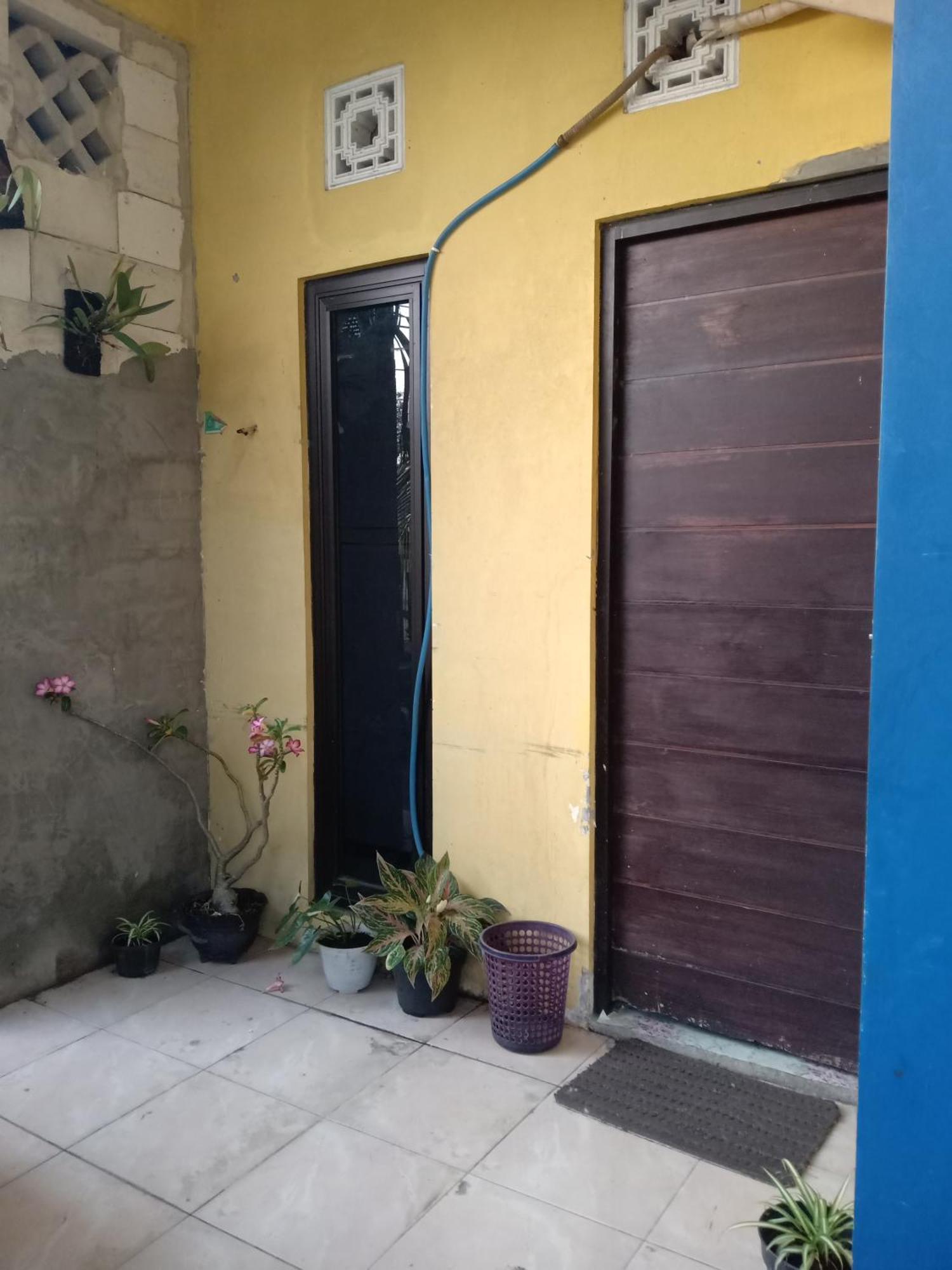 Kost Backpacker Hotel Sidoarjo Ngoại thất bức ảnh