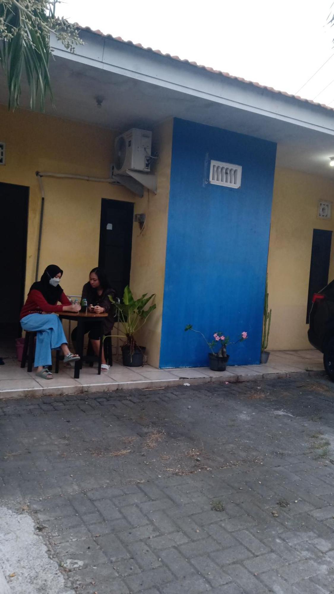 Kost Backpacker Hotel Sidoarjo Ngoại thất bức ảnh
