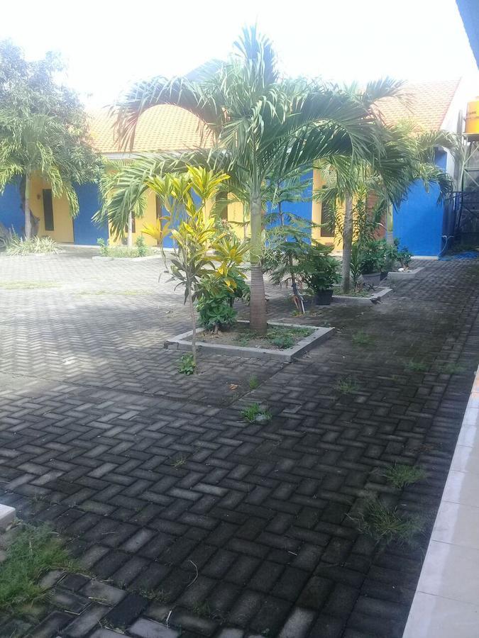 Kost Backpacker Hotel Sidoarjo Ngoại thất bức ảnh