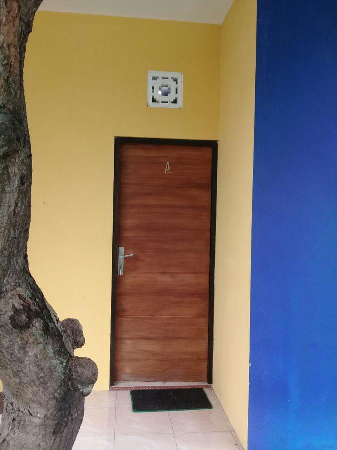 Kost Backpacker Hotel Sidoarjo Ngoại thất bức ảnh