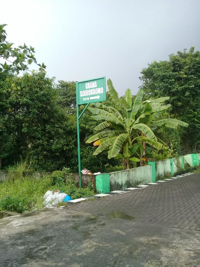 Kost Backpacker Hotel Sidoarjo Ngoại thất bức ảnh